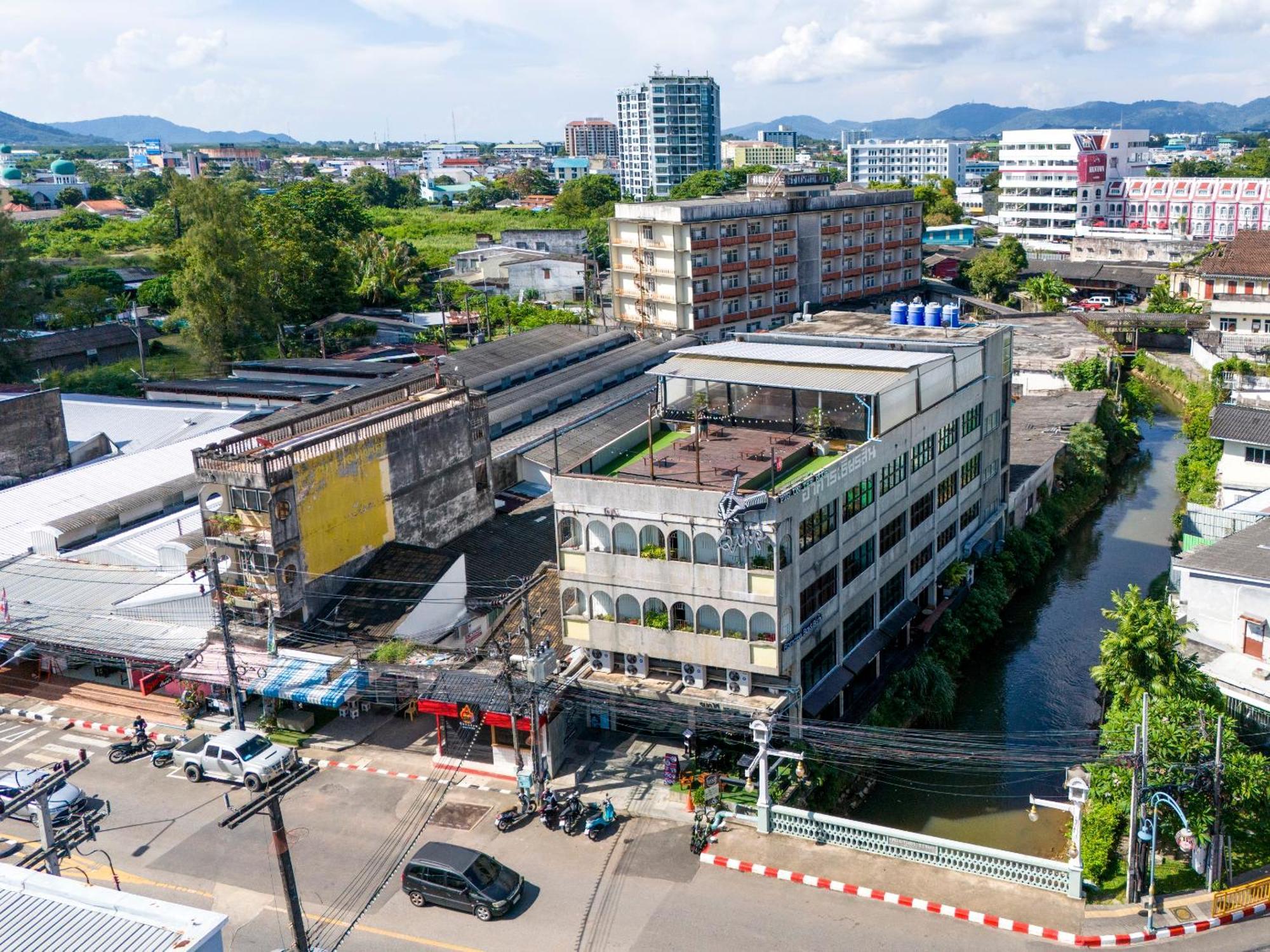 Quip Bed & Breakfast Phuket Exterior foto